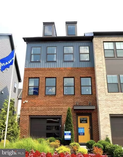 7757 Steatite Ln, Glen Burnie, MD 21060