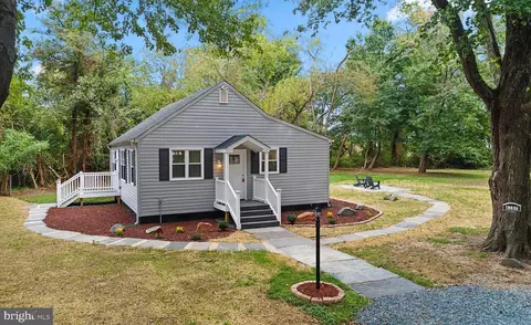 6107 Drum Point Rd, Deale, MD 20751