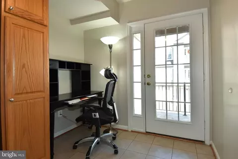 Entry Way - 2133 Hideaway Ct, Annapolis, MD 21401 photo 1 of 7