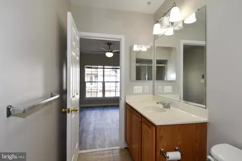 Bath - 2133 Hideaway Ct, Annapolis, MD 21401 photo 1 of 3
