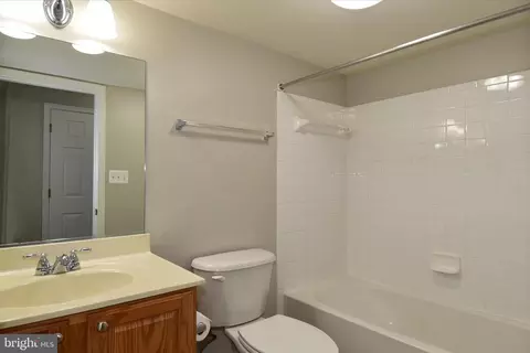 Bath - 2133 Hideaway Ct, Annapolis, MD 21401 photo 3 of 3