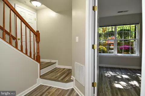 Entry Way - 2133 Hideaway Ct, Annapolis, MD 21401 photo 5 of 7