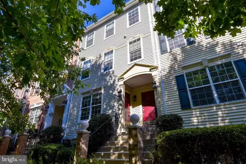 Exterior - 2133 Hideaway Ct, Annapolis, MD 21401 photo 2 of 11