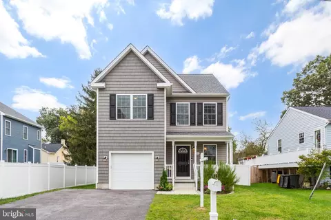 697 Duvall Hwy, Pasadena, MD 21122