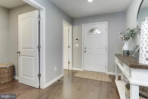 697 Duvall Hwy, Pasadena, MD 21122 photo 6