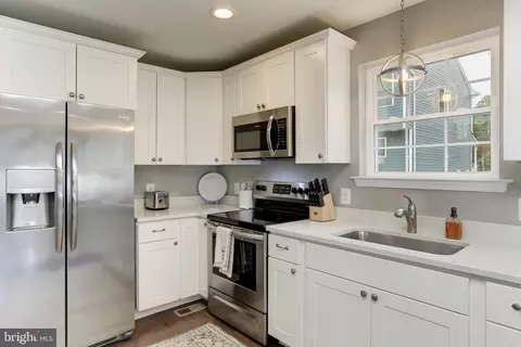 697 Duvall Hwy, Pasadena, MD 21122 photo 11