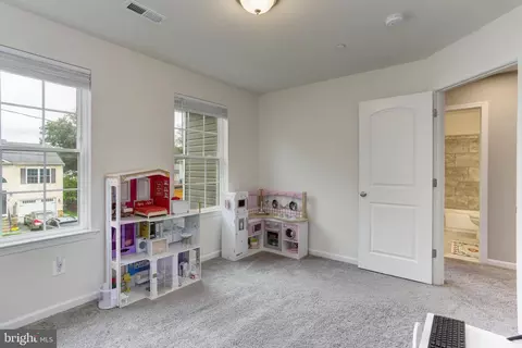 697 Duvall Hwy, Pasadena, MD 21122 photo 35