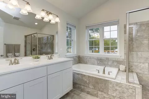 697 Duvall Hwy, Pasadena, MD 21122 photo 31