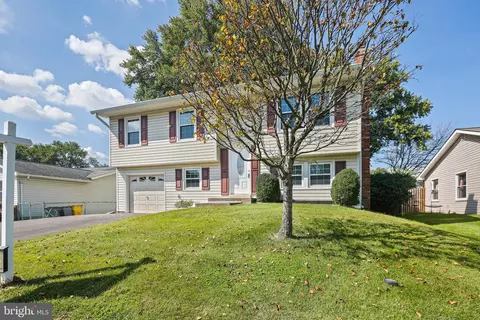 988 Sunny Ct, Gambrills, MD 21054