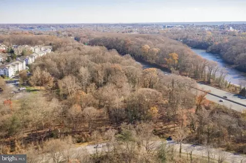 502 Admiral Dr, Annapolis, MD 21401