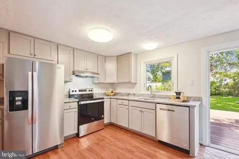 1860 Montreal Rd, Severn, MD 21144