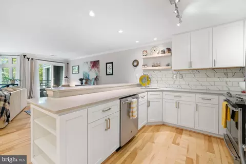 1136 Lake Heron Dr #2A, Annapolis, MD 21403