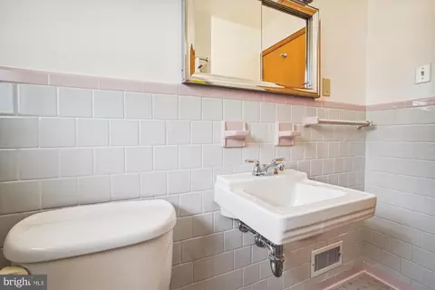 709 E Maple Rd, Linthicum Heights, MD 21090 photo 18