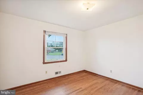 709 E Maple Rd, Linthicum Heights, MD 21090 photo 10
