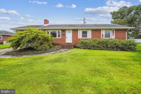 709 E Maple Rd, Linthicum Heights, MD 21090