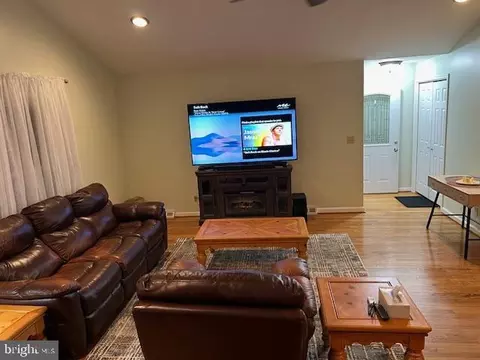 244 Glen Rd, Pasadena, MD 21122 photo 6