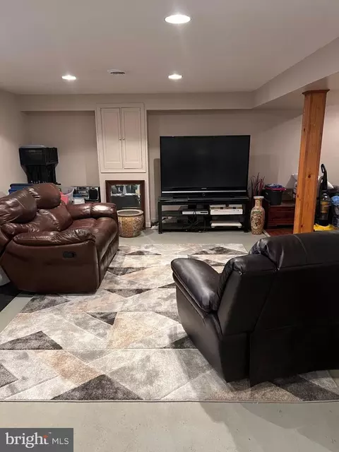 244 Glen Rd, Pasadena, MD 21122 photo 37