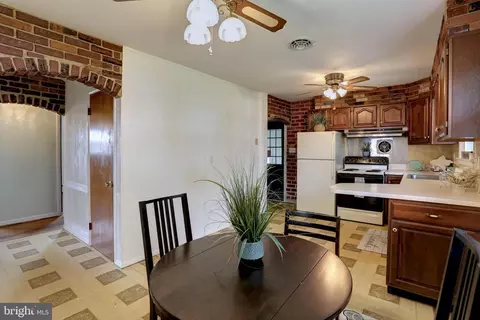 Dining - 8098 Ventnor Rd, Pasadena, MD 21122 photo 1 of 2