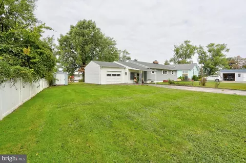 Exterior - 8098 Ventnor Rd, Pasadena, MD 21122 photo 13 of 15
