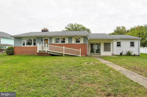 Exterior - 8098 Ventnor Rd, Pasadena, MD 21122 photo 6 of 15