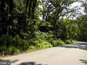 214 Drum Ave S, Pasadena, MD 21122