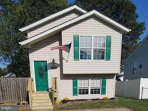 7911 W End Dr, Orchard Beach, MD 21226