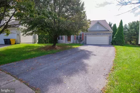 7617 Harmons Farm Ct, Hanover, MD 21076 photo 2
