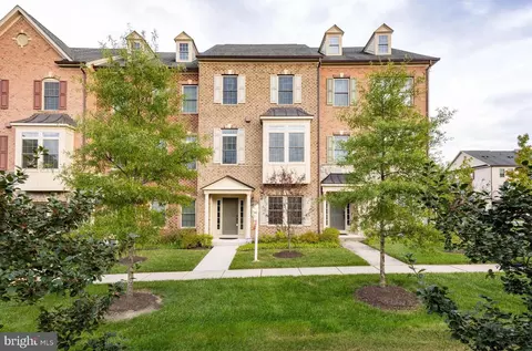 7712 Duncannon Ln, Hanover, MD 21076