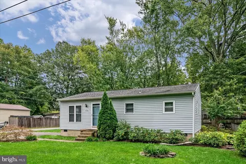 4935 Chestnut St, Shady Side, MD 20764