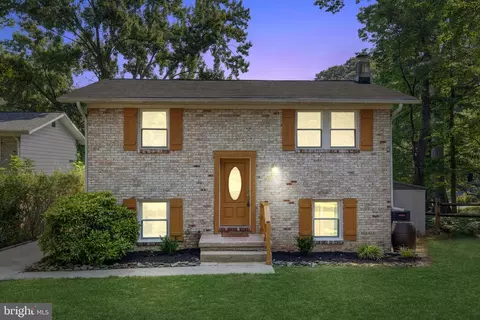 8033 Maywood Ave, Pasadena, MD 21122
