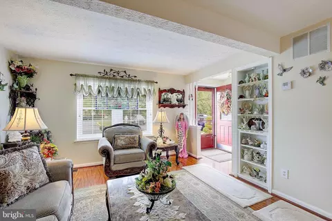 8224 Shady Nook Ct, Pasadena, MD 21122 photo 5