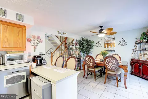 8224 Shady Nook Ct, Pasadena, MD 21122 photo 4