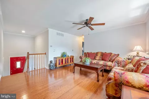 496 Maple Ridge Ln, Odenton, MD 21113 photo 5