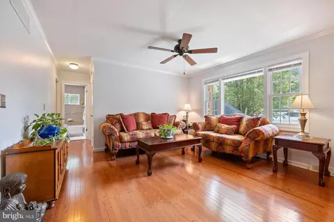 496 Maple Ridge Ln, Odenton, MD 21113 photo 4