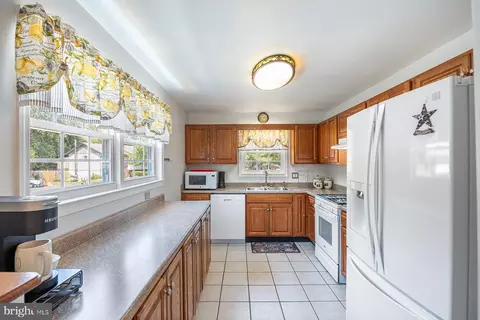 496 Maple Ridge Ln, Odenton, MD 21113 photo 6