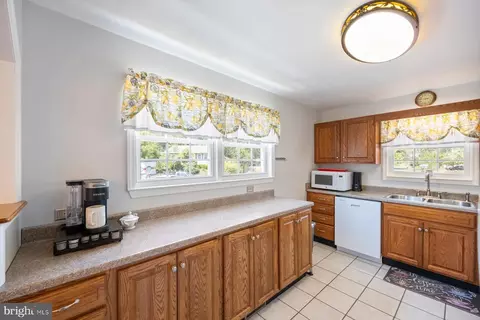 496 Maple Ridge Ln, Odenton, MD 21113 photo 7