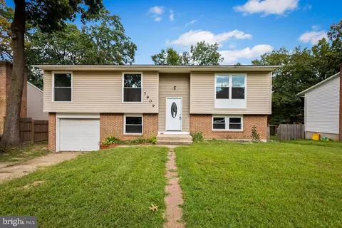 7909 Parke West Dr, Glen Burnie, MD 21061
