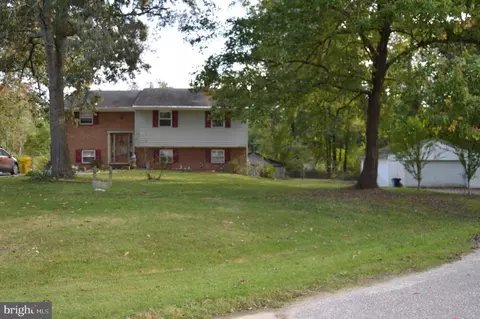 7805 Ruanne Ct, Pasadena, MD 21122 photo 2