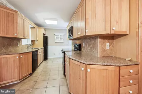 327 Edgemere Dr, Annapolis, MD 21403 photo 8