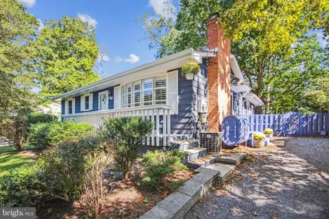 327 Edgemere Dr, Annapolis, MD 21403 photo 2