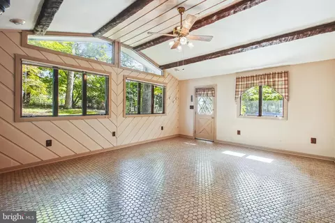 327 Edgemere Dr, Annapolis, MD 21403 photo 9