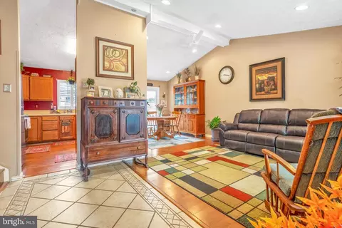 807 Vacation Dr, Odenton, MD 21113 photo 6