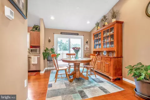807 Vacation Dr, Odenton, MD 21113 photo 10