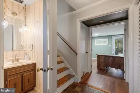 8406 Isles Dr, Pasadena, MD 21122 photo 4