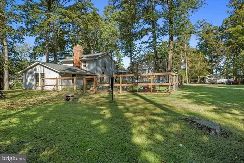 8406 Isles Dr, Pasadena, MD 21122 photo 28
