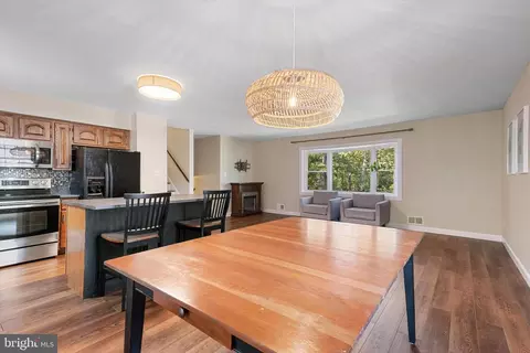 8406 Isles Dr, Pasadena, MD 21122 photo 14
