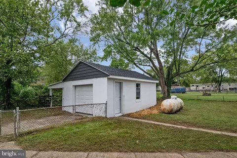 1237 Rock Hill Rd, Pasadena, MD 21122 photo 8