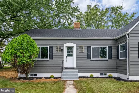 1237 Rock Hill Rd, Pasadena, MD 21122 photo 3