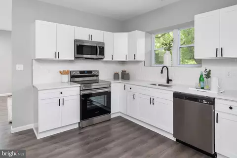 1237 Rock Hill Rd, Pasadena, MD 21122 photo 9