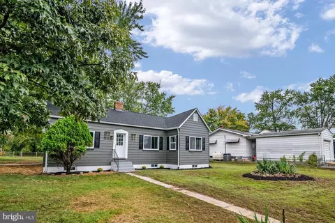1237 Rock Hill Rd, Pasadena, MD 21122 photo 4